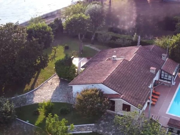 casa indipendente in vendita ad Ameglia in zona Bocca di Magra