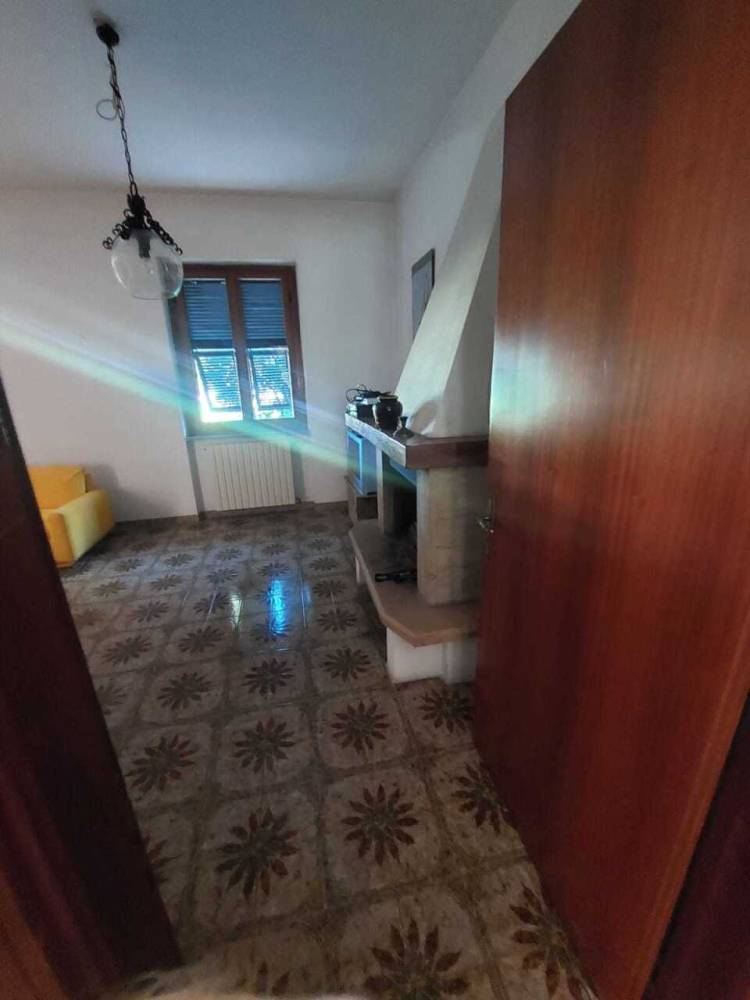 casa indipendente in vendita ad Ameglia in zona Bocca di Magra