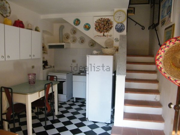 appartamento in vendita ad Ameglia in zona Fiumaretta