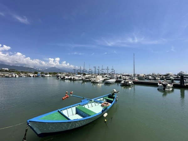 appartamento in vendita ad Ameglia in zona Fiumaretta