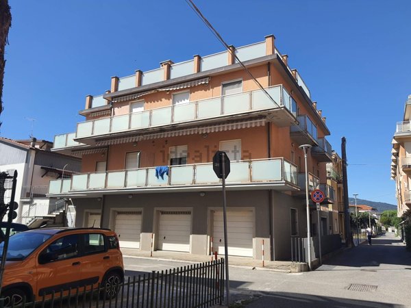 appartamento in vendita ad Ameglia in zona Fiumaretta