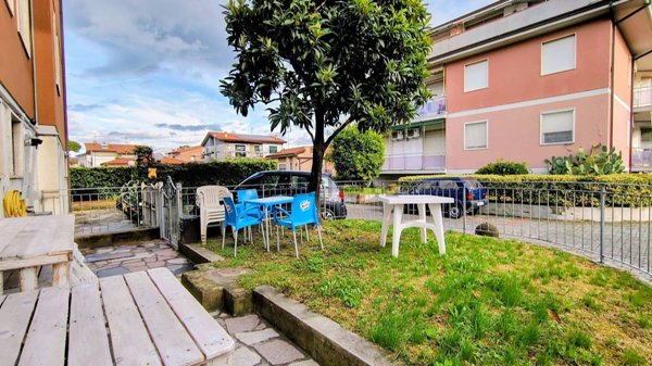 appartamento in vendita ad Ameglia in zona Fiumaretta