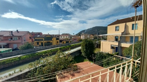 appartamento in vendita ad Ameglia in zona Fiumaretta