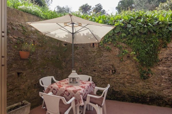 casa indipendente in vendita ad Ameglia in zona Bocca di Magra