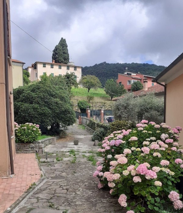 casa indipendente in vendita ad Ameglia