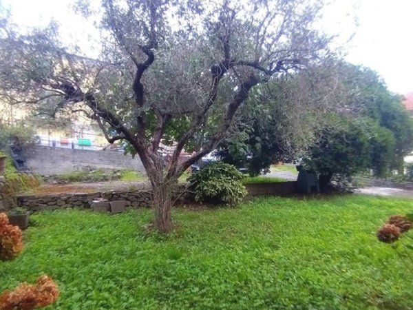 casa indipendente in vendita ad Ameglia