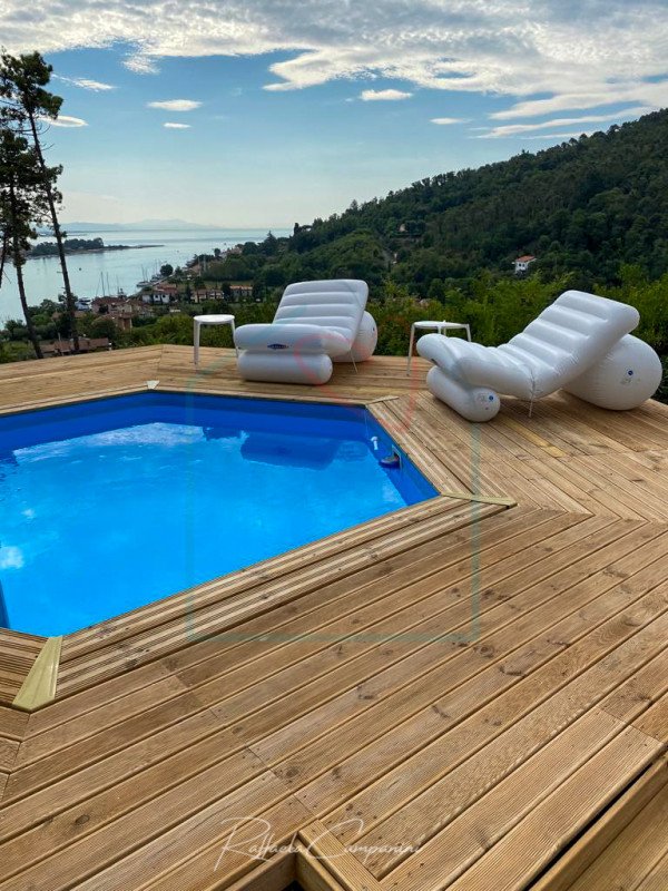 casa indipendente in vendita ad Ameglia in zona Bocca di Magra