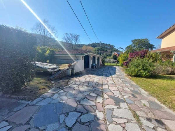 casa indipendente in vendita ad Ameglia in zona Bocca di Magra