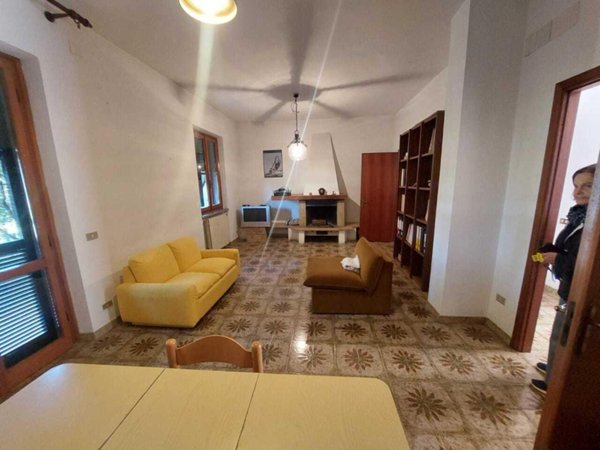 casa indipendente in vendita ad Ameglia in zona Bocca di Magra