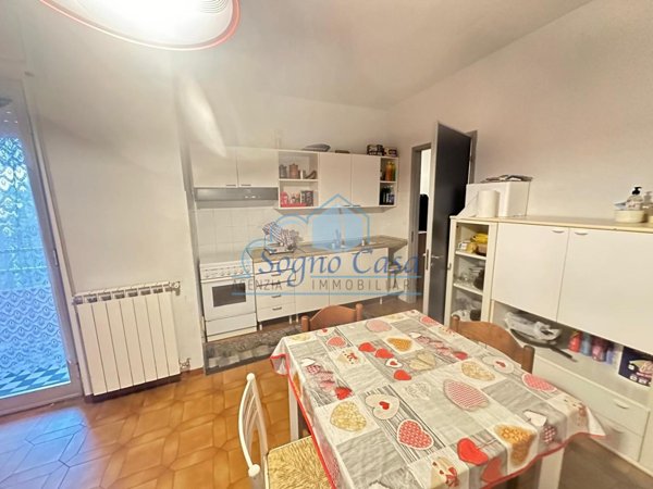 appartamento in vendita ad Ameglia in zona Fiumaretta