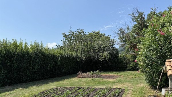 appartamento in vendita ad Ameglia in zona Fiumaretta