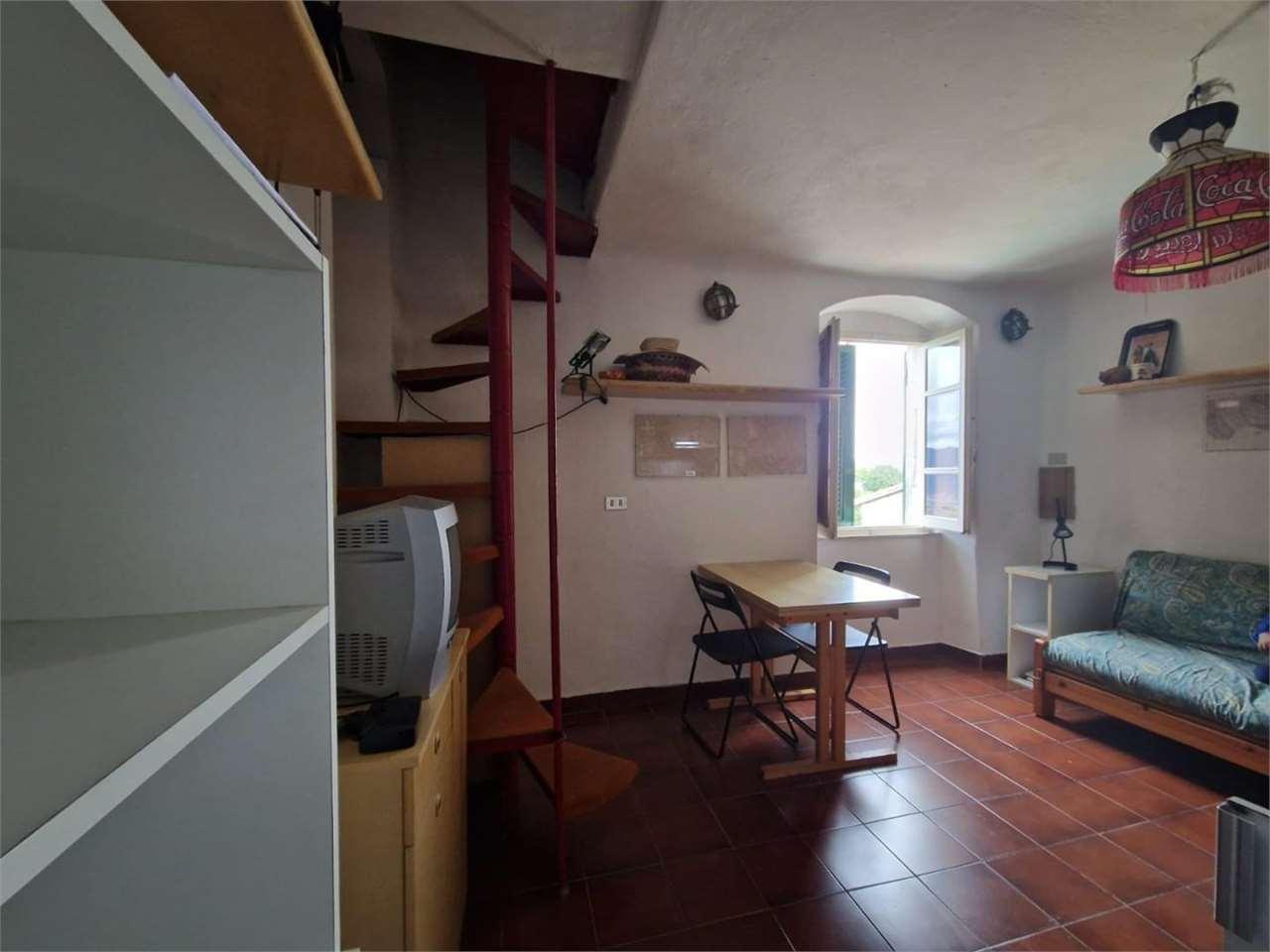 appartamento in vendita ad Ameglia in zona Montemarcello