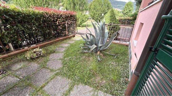 appartamento in vendita ad Ameglia in zona Bocca di Magra