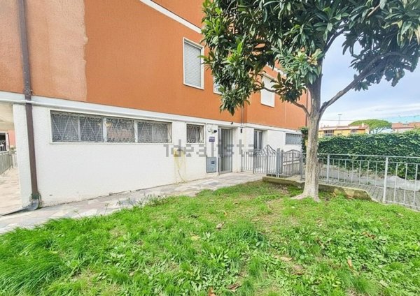 appartamento in vendita ad Ameglia in zona Fiumaretta