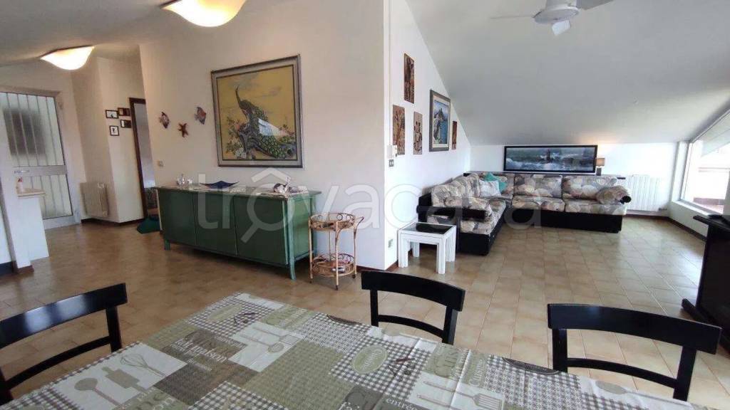 appartamento in vendita ad Ameglia in zona Fiumaretta