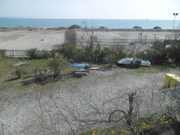 appartamento in vendita ad Ameglia in zona Fiumaretta