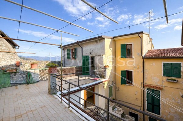 casa indipendente in vendita ad Ameglia in zona Bocca di Magra