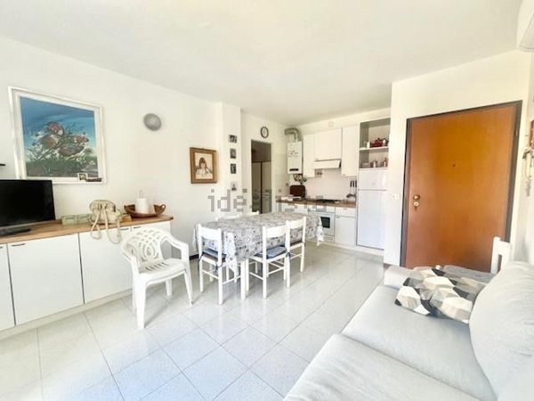 appartamento in vendita ad Ameglia in zona Bocca di Magra