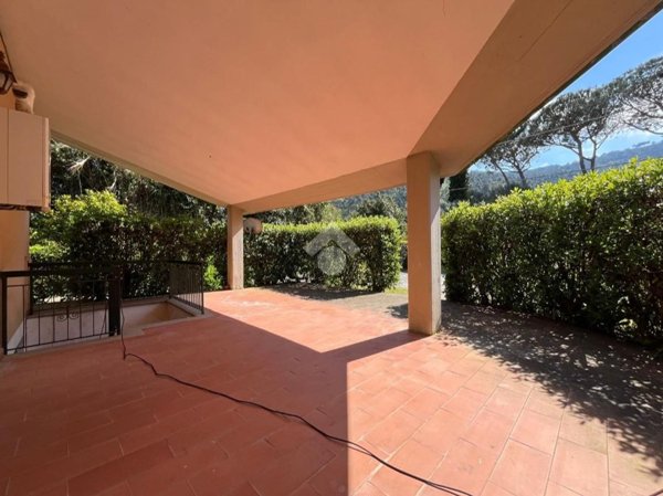 casa indipendente in vendita ad Ameglia in zona Bocca di Magra