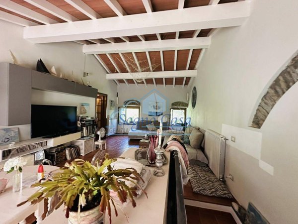 casa indipendente in vendita ad Ameglia in zona Fiumaretta