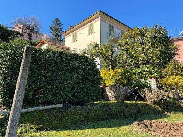 casa indipendente in vendita ad Ameglia in zona Montemarcello