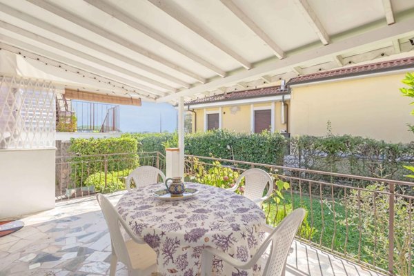 appartamento in vendita ad Ameglia in zona Bocca di Magra