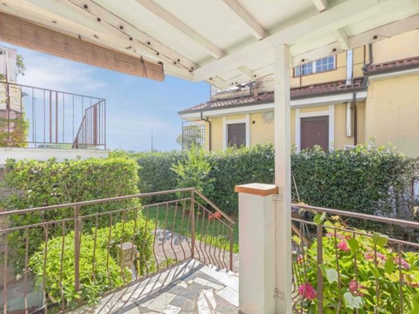 appartamento in vendita ad Ameglia in zona Bocca di Magra