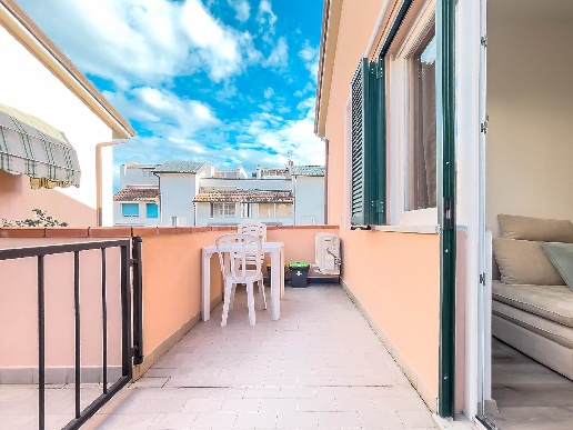 appartamento in vendita ad Ameglia in zona Bocca di Magra