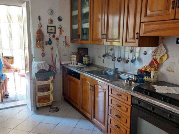 casa indipendente in vendita ad Ameglia in zona Fiumaretta