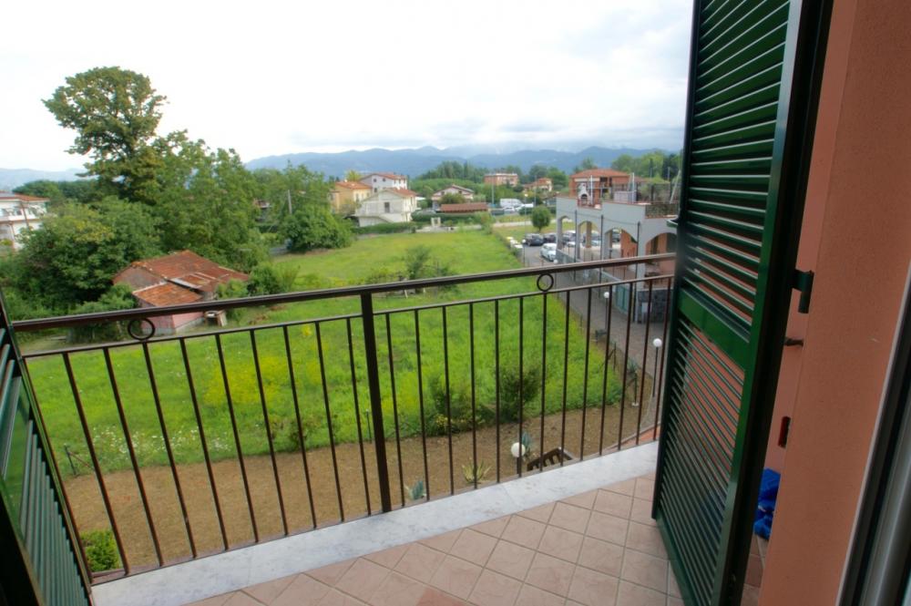 appartamento in vendita ad Ameglia in zona Bocca di Magra