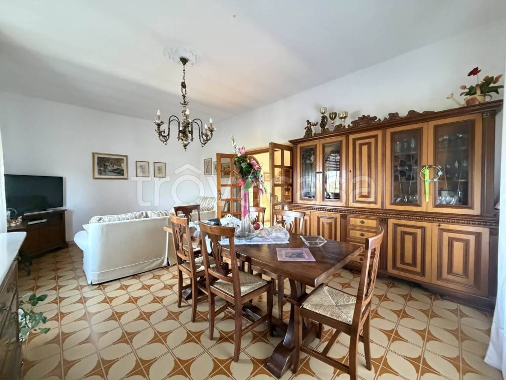 casa indipendente in vendita ad Ameglia in zona Bocca di Magra