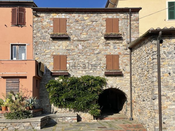 appartamento in vendita ad Ameglia in zona Montemarcello