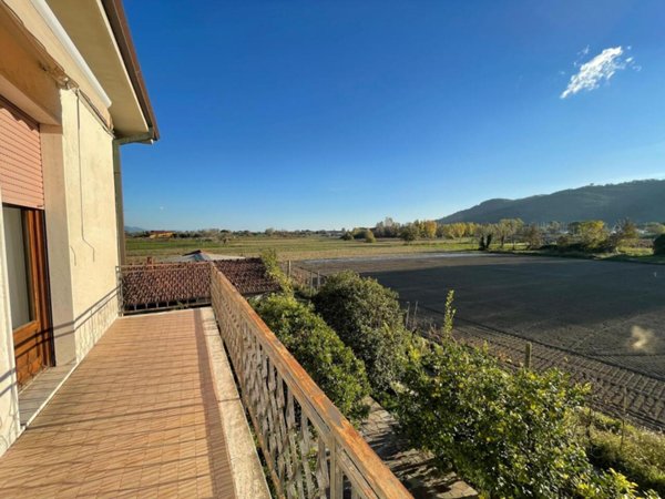 appartamento in vendita ad Ameglia in zona Bocca di Magra