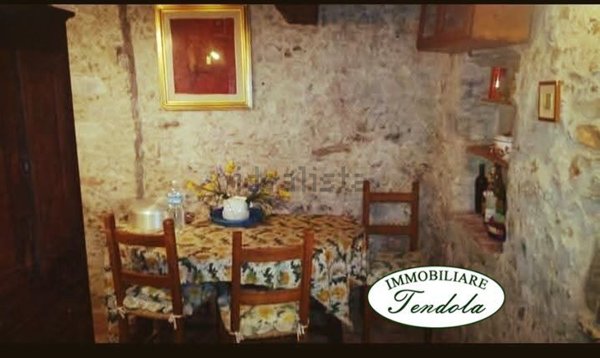 casa indipendente in vendita ad Ameglia in zona Montemarcello