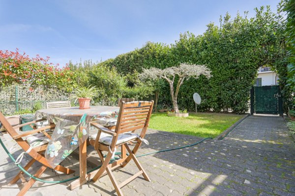 pentavano in vendita ad Ameglia