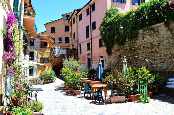 casa indipendente in vendita ad Ameglia in zona Fiumaretta