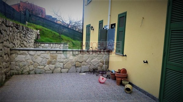 casa indipendente in vendita ad Ameglia