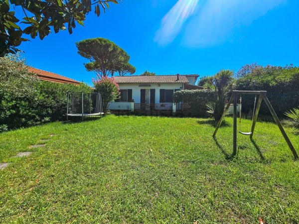 quadrivano in vendita ad Ameglia