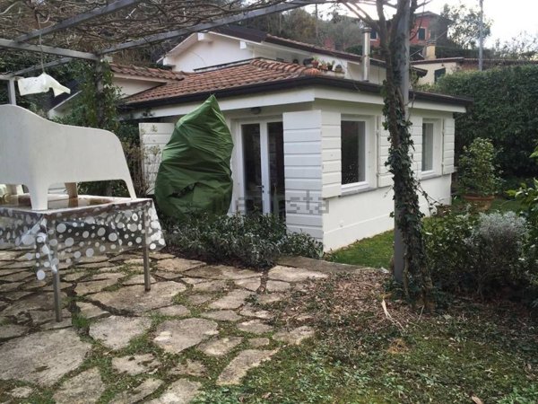 casa indipendente in vendita ad Ameglia