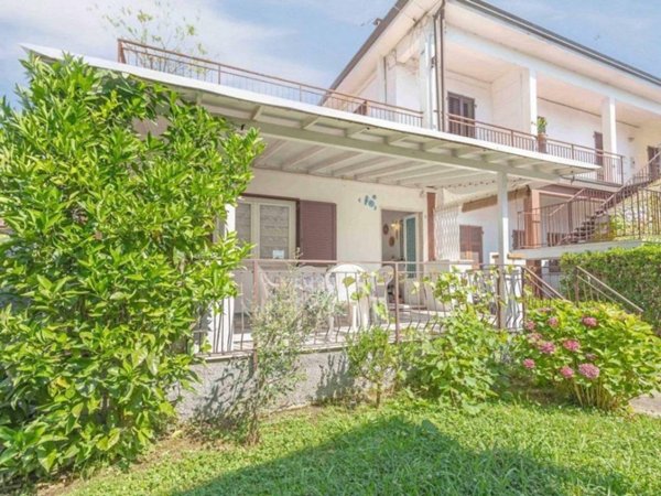 appartamento in vendita ad Ameglia in zona Bocca di Magra