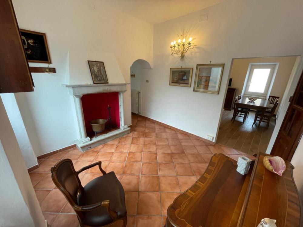 casa indipendente in vendita ad Ameglia