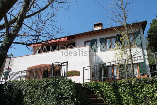 casa indipendente in vendita ad Ameglia in zona Montemarcello