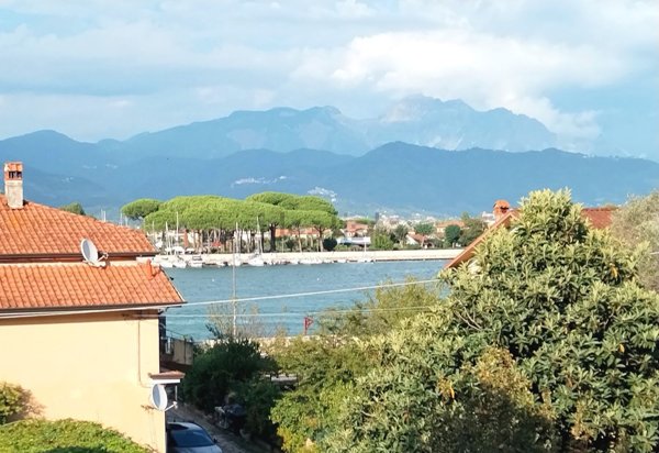 appartamento in vendita ad Ameglia in zona Bocca di Magra