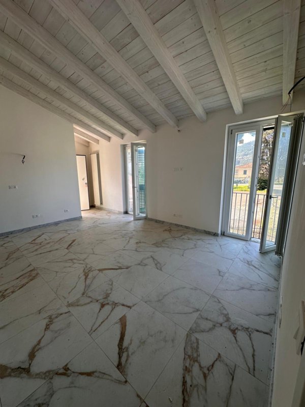appartamento in vendita ad Ameglia in zona Fiumaretta