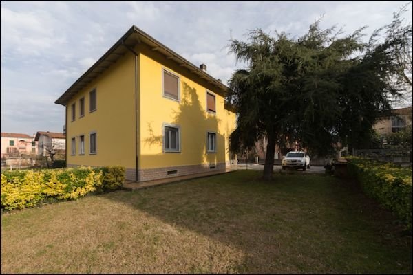 casa indipendente in vendita ad Ameglia in zona Cafaggio