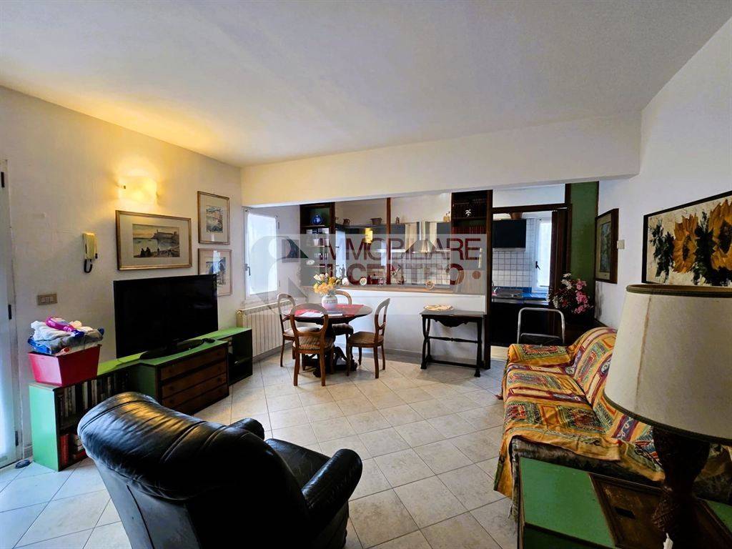 casa indipendente in vendita ad Ameglia