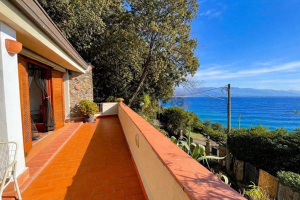 appartamento in vendita ad Ameglia in zona Montemarcello