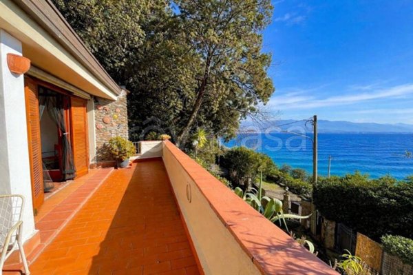 appartamento in vendita ad Ameglia in zona Montemarcello