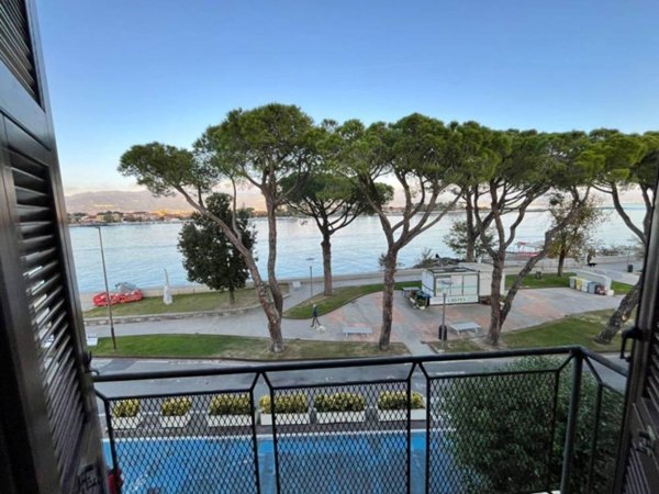 appartamento in vendita ad Ameglia in zona Bocca di Magra