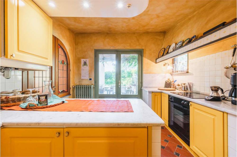 casa indipendente in vendita ad Ameglia in zona Montemarcello